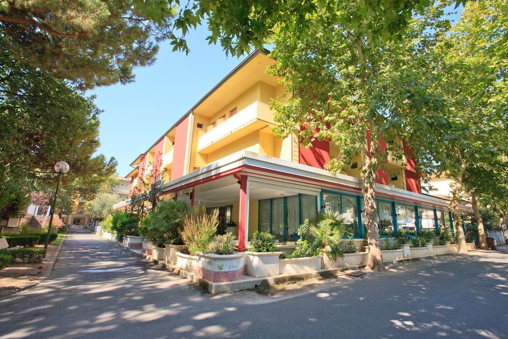 Hotel Residence Elisabetta Cesenatico Exterior foto