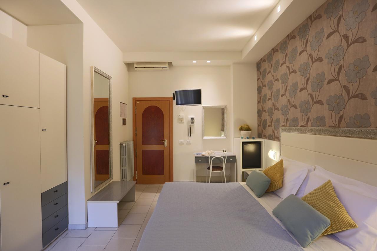 Hotel Residence Elisabetta Cesenatico Exterior foto